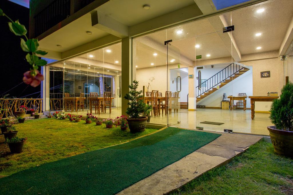 The Tenth Hotel Ella Bagian luar foto