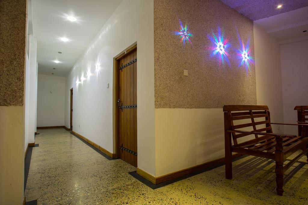 The Tenth Hotel Ella Bagian luar foto