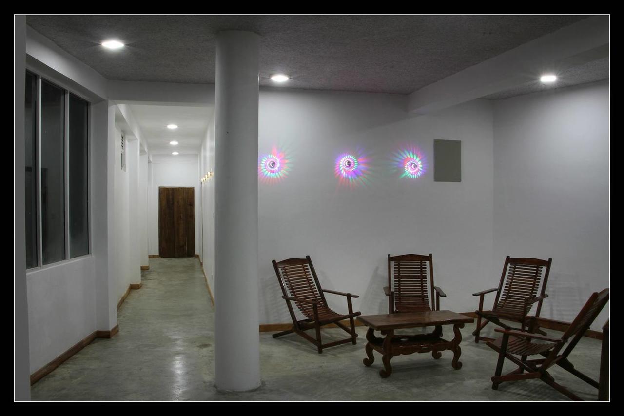 The Tenth Hotel Ella Bagian luar foto
